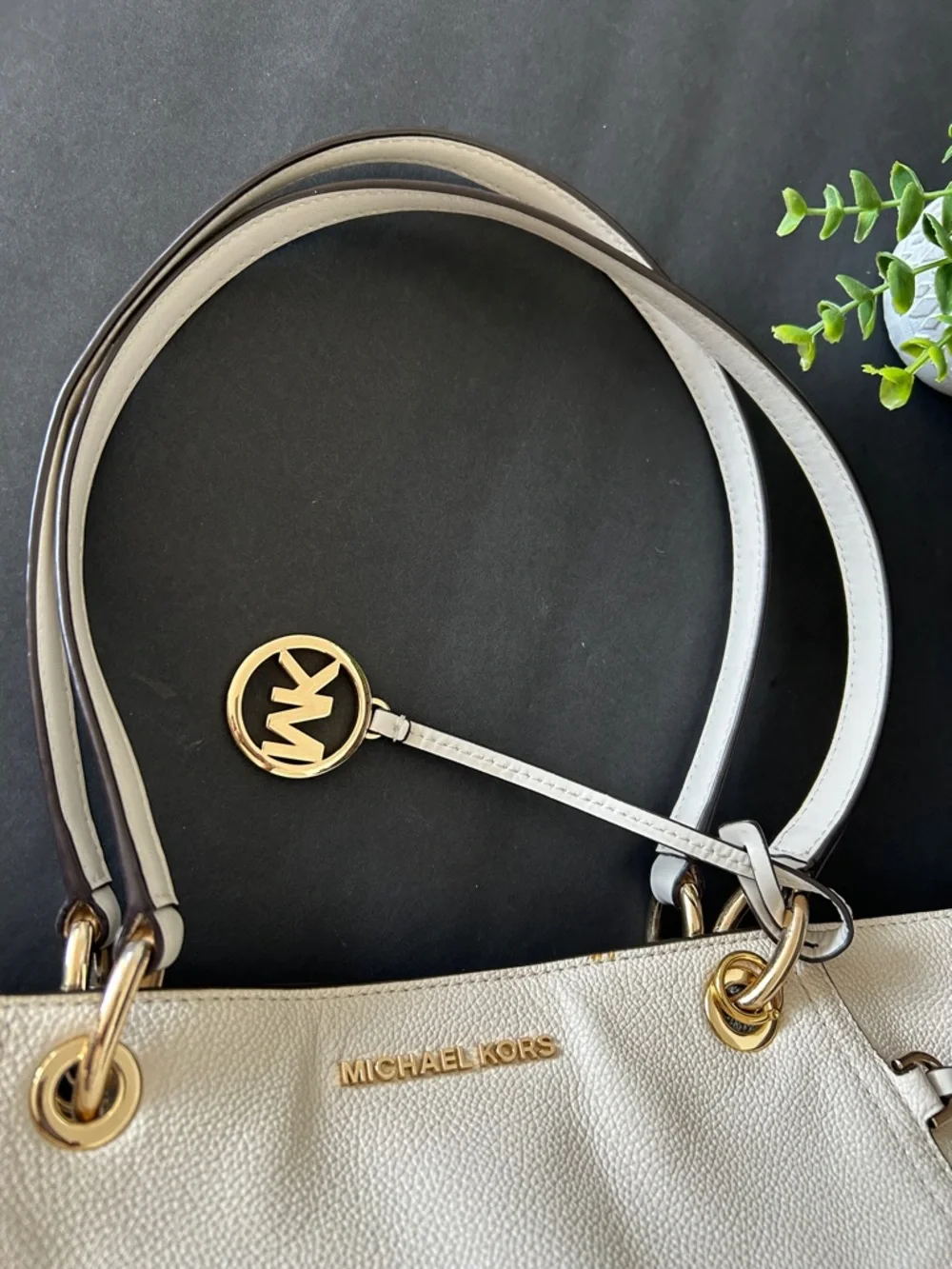 MICHAEL KORS NICOLE 35T9GNIT3L VANILLA LG
GRAB BAG LEATHER - Picture 11 of 13